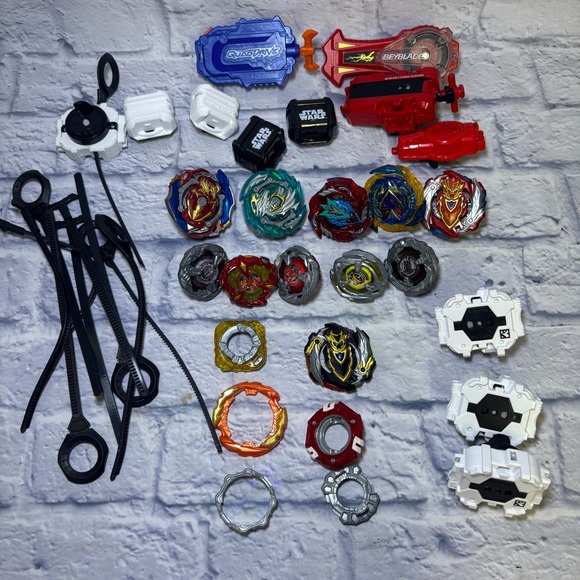 Huge Mixed Lot Of Beyblades, Parts And Launchers Lot Many Metal - Picture 1 of 12